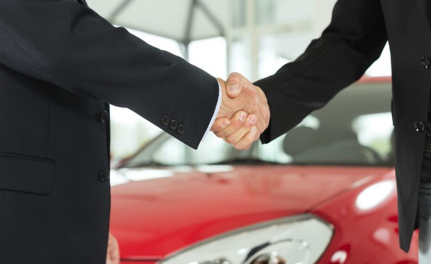 6 dicas para fazer um bom negócio na compra do carro em 2016
